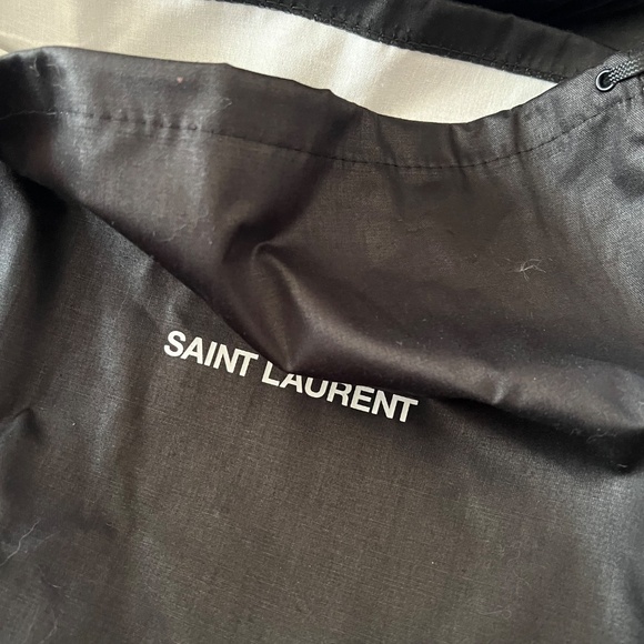 YSL All Black Lou Camera Bag - Like New with back pocket - Picture 16 of 16